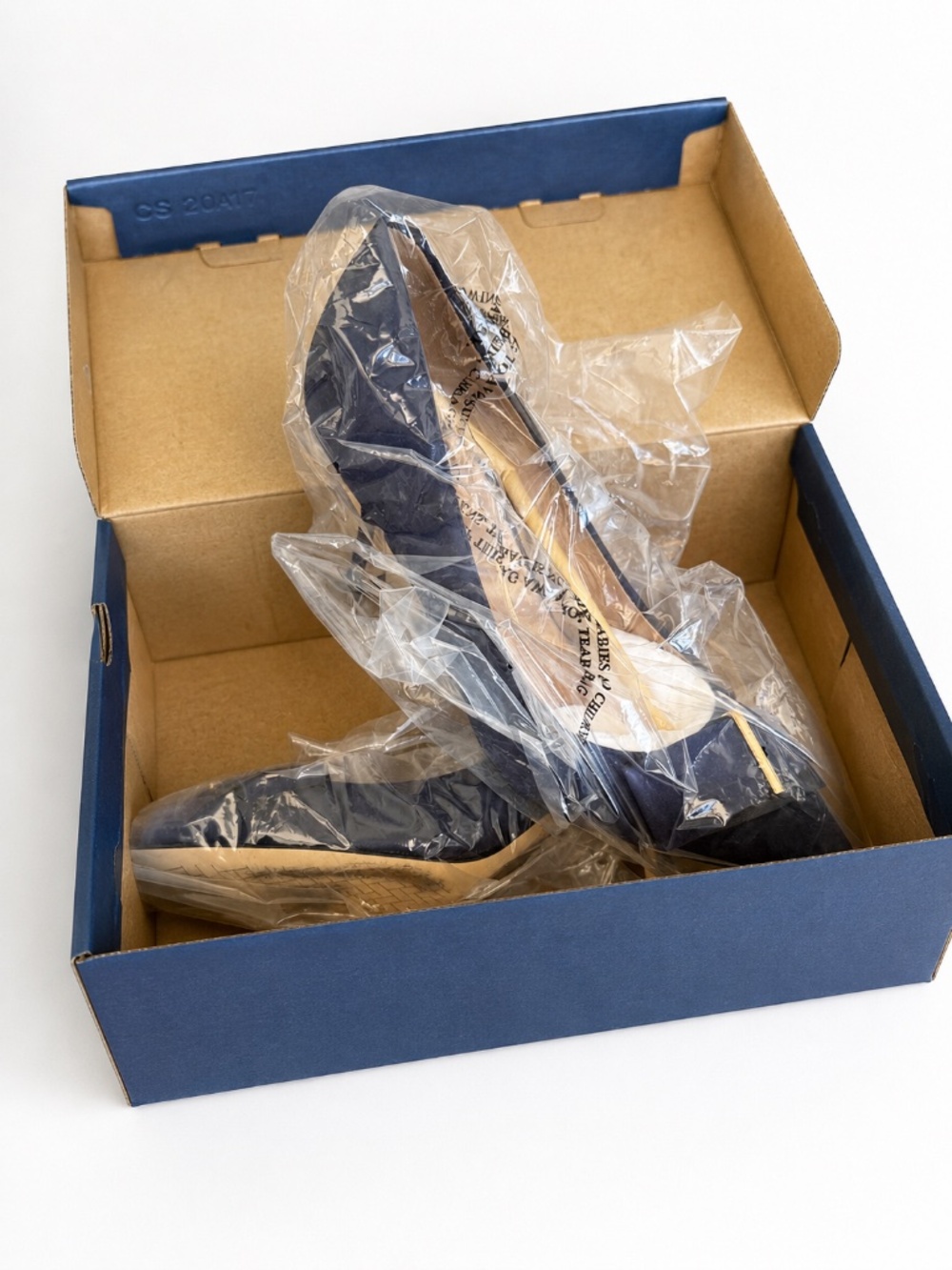 Cole Haan Felicia Bow Pumps Navy Suede Gold Accent Size 8B - Picture 7 of 8